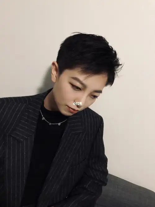 les96论发型对一个t颜值的影响_发型_理发_les帅t_时尚_发型