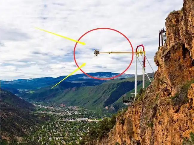 世界上最危险刺激的秋千秋千高度相当于100层楼要玩这个死亡秋千需要