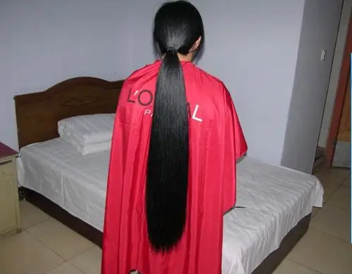 2010年开篇巨作:1.1米绝品长发扎成马尾直接剃光