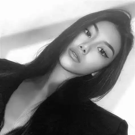 黑白头像女人味冷酷霸气心绪迷迷朦朦成熟女人