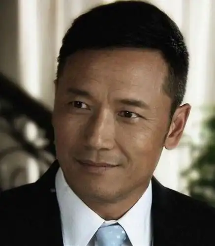 港剧《使徒行者2》热播,带火了不少香港男演员.