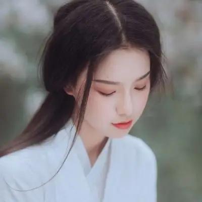 白衣女头:素淡亦能撩拨人心_女生头像_我要个性网