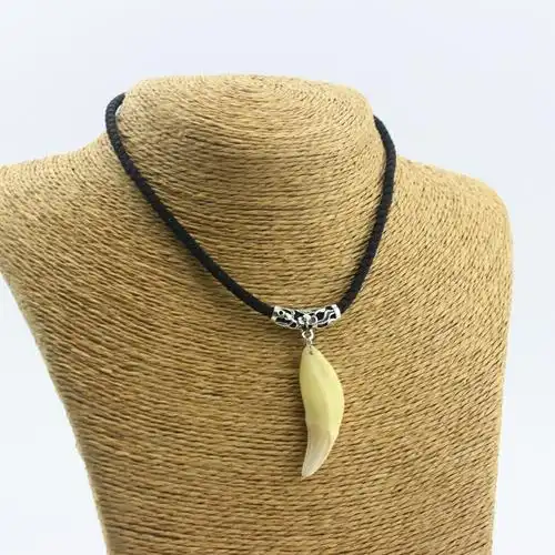 包邮狼牙吊坠辟邪黑狗牙项链男士情侣首饰配饰真品霸气生日礼物女