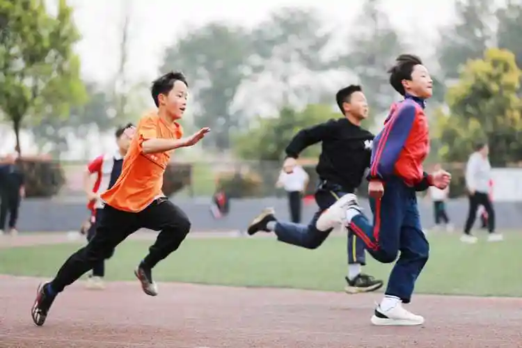 文峰街道中心学校举行首届学生运动会
