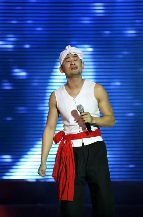 阿宝:从放羊娃到年薪千万,假农民真富豪的他比你想象的还要恶劣