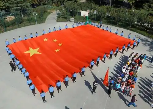 【五星红旗飘起来】多所学校报名争做"国旗学校"-2020-石家庄市人民