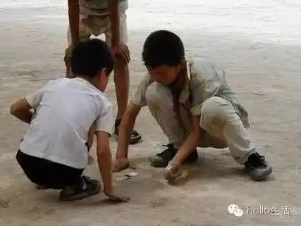 老照片怀念80后的童年游戏娱乐,你亲历过几项?