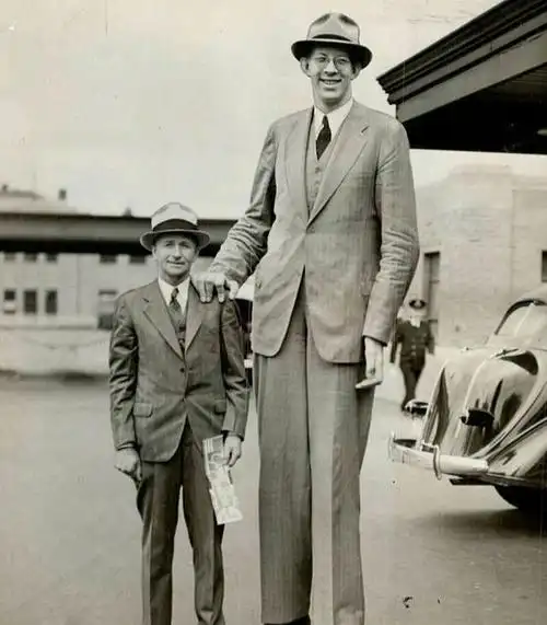 世界上最高的"巨人",大多数来自中国,第一个曾被众多媒体报道