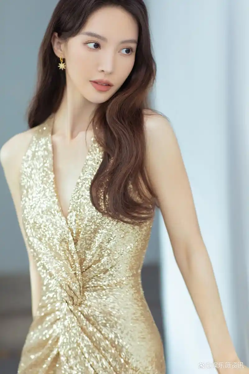 金晨最新美照,性感迷人