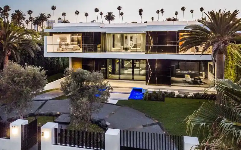 洛杉矶比弗利山庄现代豪宅-4500万美元的时尚新居521 n. canon drive