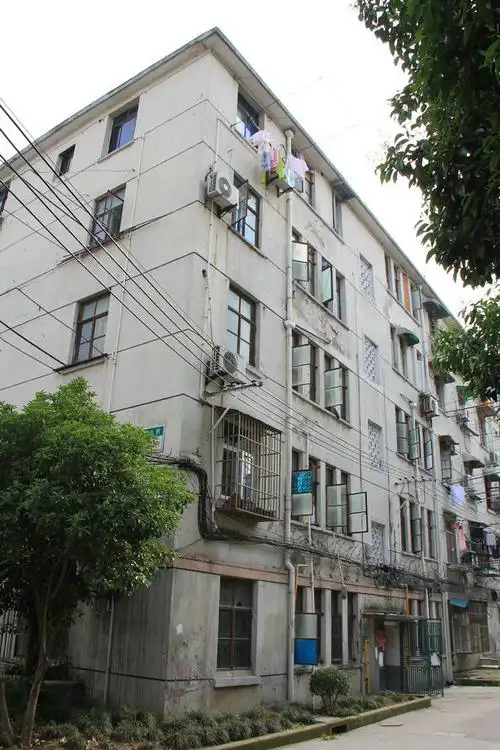 又来到曹杨新村(八,九村)