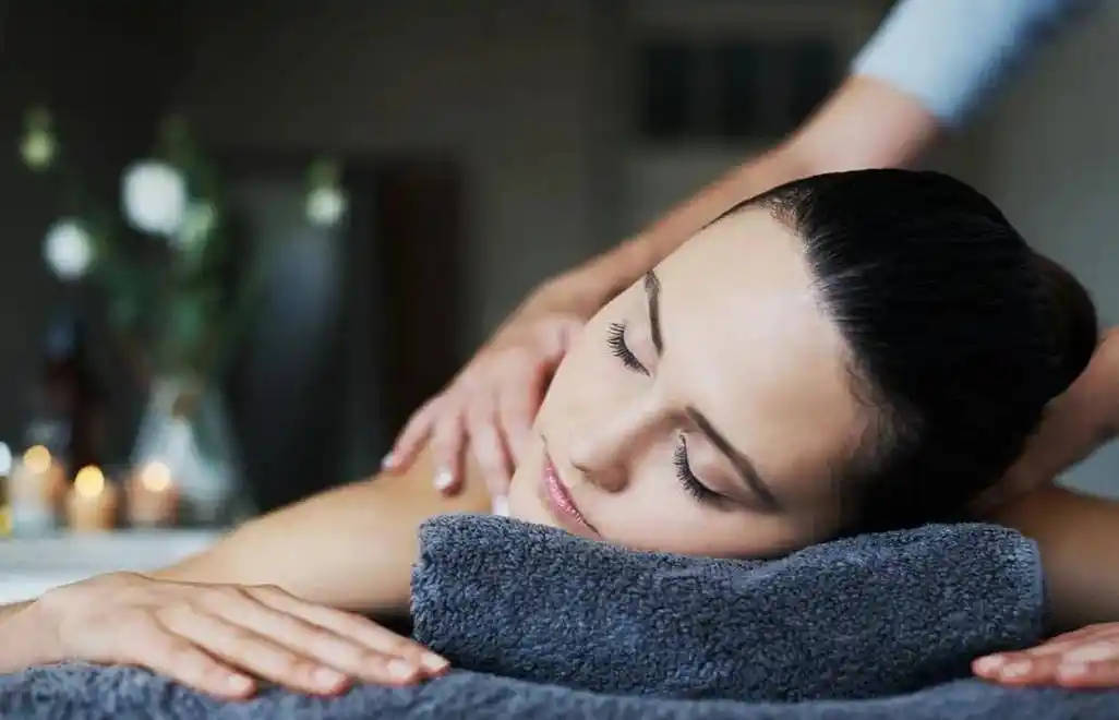 hb健康美在美容院做背部按摩的好处有哪些呢