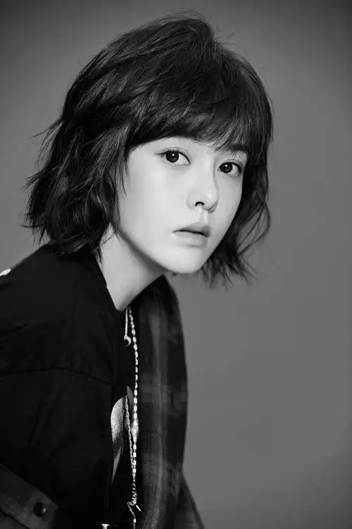 刘一含无惧年龄争议 《归鸿》戏里三重身份