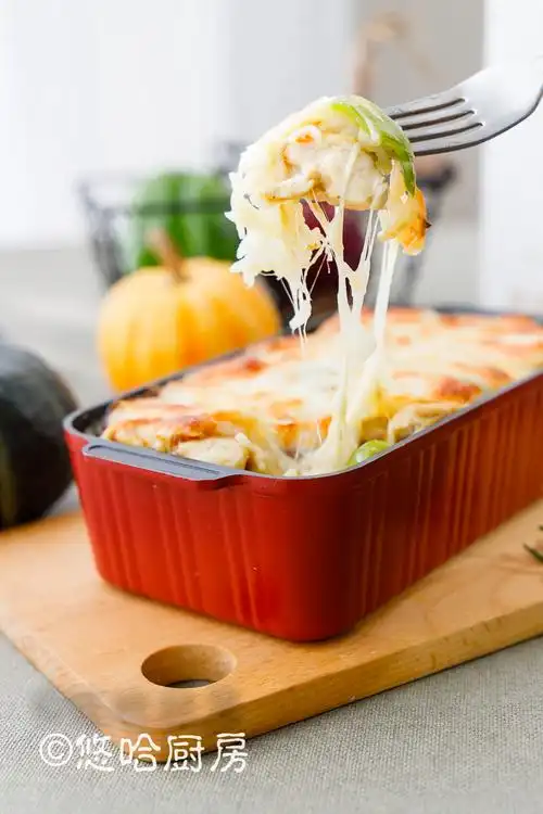 今天做的焗饭不是用剩米饭,用刚收到一袋新鲜的五常大米焖了一锅米饭