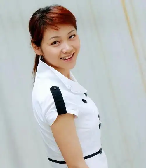 主持人周群:从安徽卫视一姐到自嘲月薪仅有3000,她经历了什么?