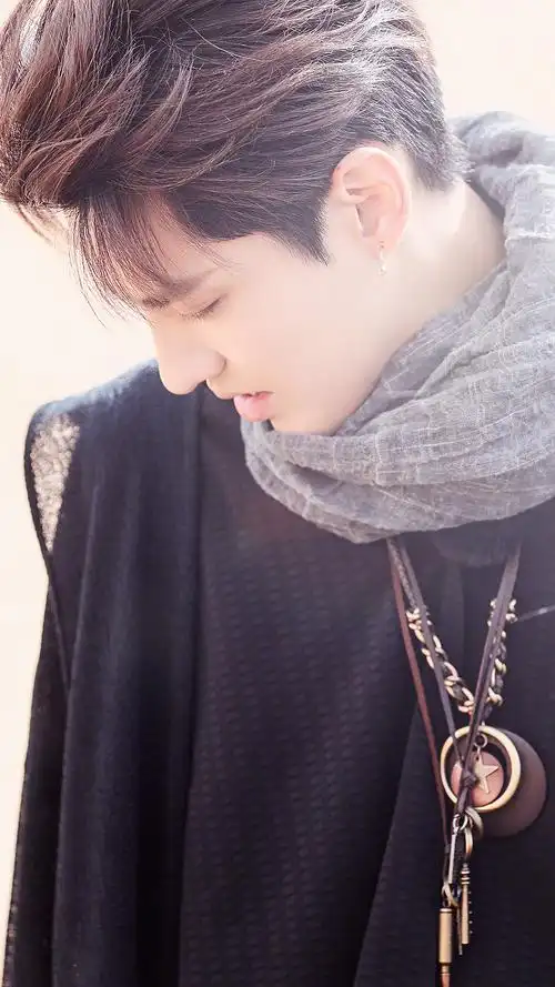 吴亦凡最新高清帅气手机壁纸图片-明星-壁纸下载-美桌网