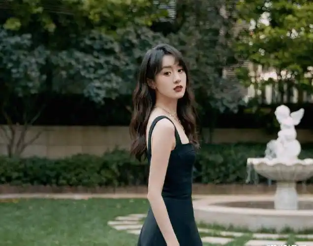 袁冰妍活动生图被传,看清镜头下的状态,真实身材一目了然