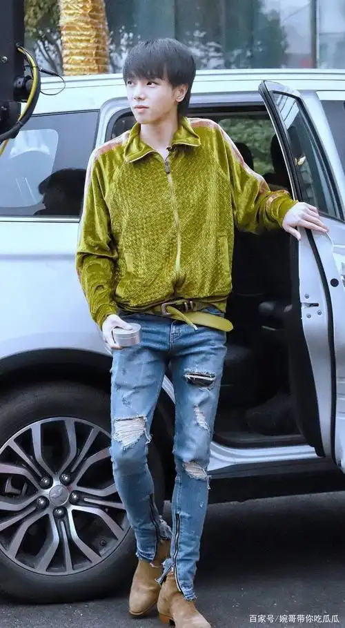 华晨宇,一个牛仔裤穿5年的节俭男孩儿!