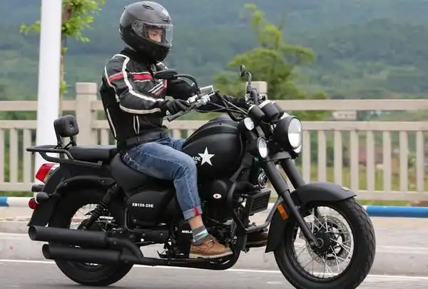 叛逆者250摩托车哈雷太子车250cc