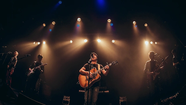 罕见视频李志当吉他手团队成员做主唱beyond的经典曲