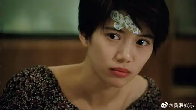 旧爱浪#1994年《国产凌凌漆》,袁咏仪饰演"红白玫瑰"李香琴,短发清爽