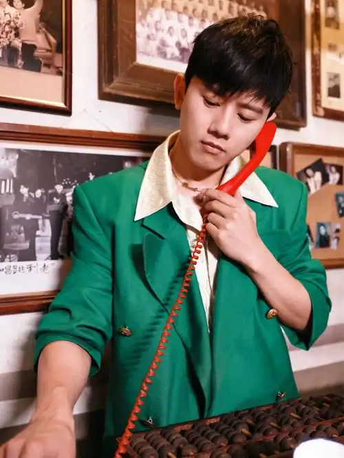 小时候.总爱抬头,看白云朵朵#张杰