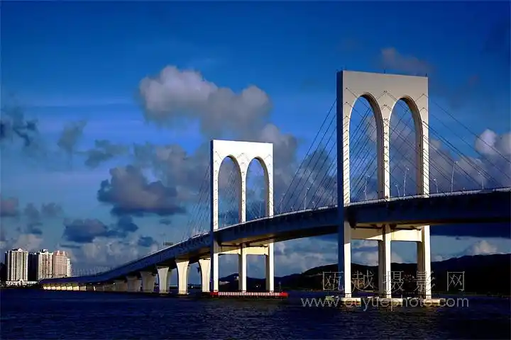 澳门西湾大桥有几个"m型"立柱