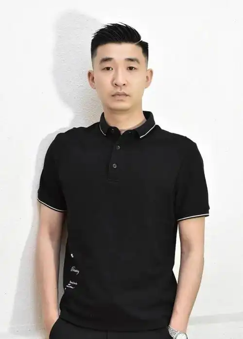 不建议50 男人留的发型!以为洋气,实际"大叔味"很重,太油腻