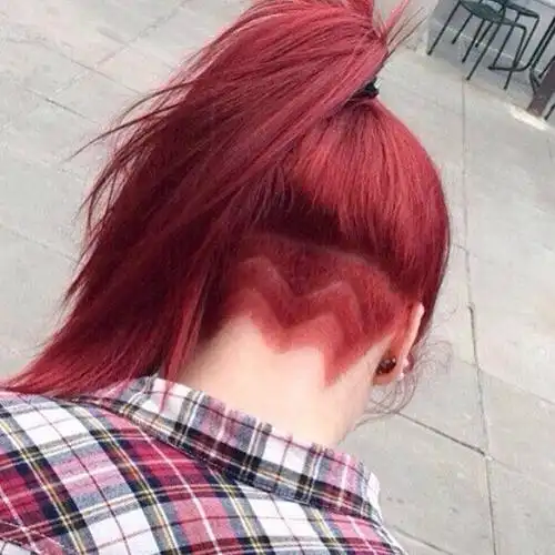 时尚 发妆 女生的under cut已经从头发的侧边转移到后脑勺的地方了!