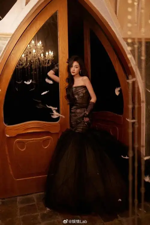 丨gq盛典人鱼公主齐聚一堂|人鱼公主|吴宣仪|gq_新浪新闻