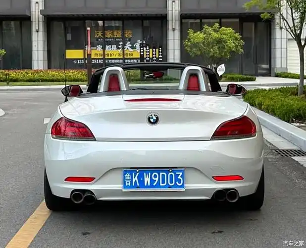 宝马z4敞篷小跑