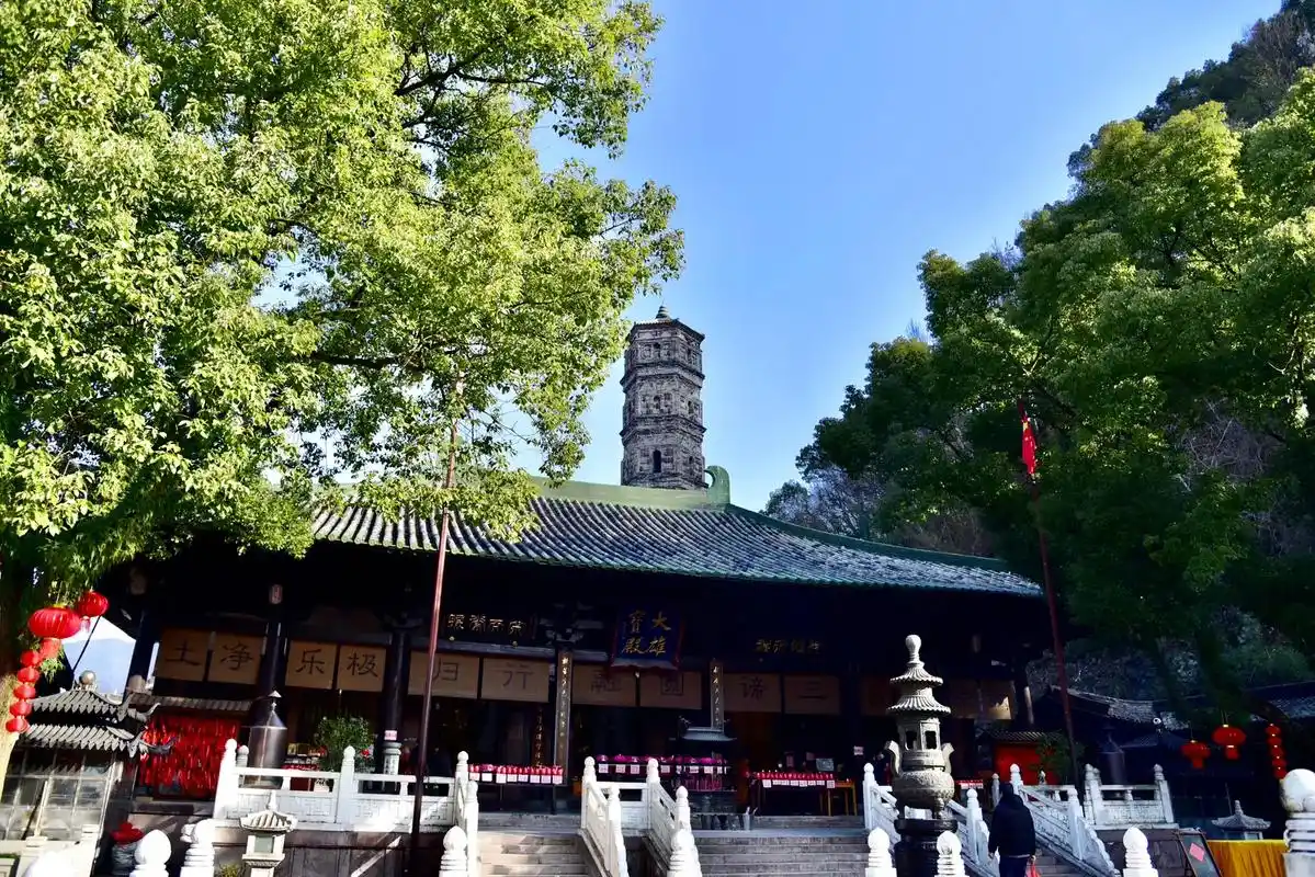 临海龙兴寺.位于台州临海巾山脚下,紧邻台州府城.虽始建于唐神 - 抖音