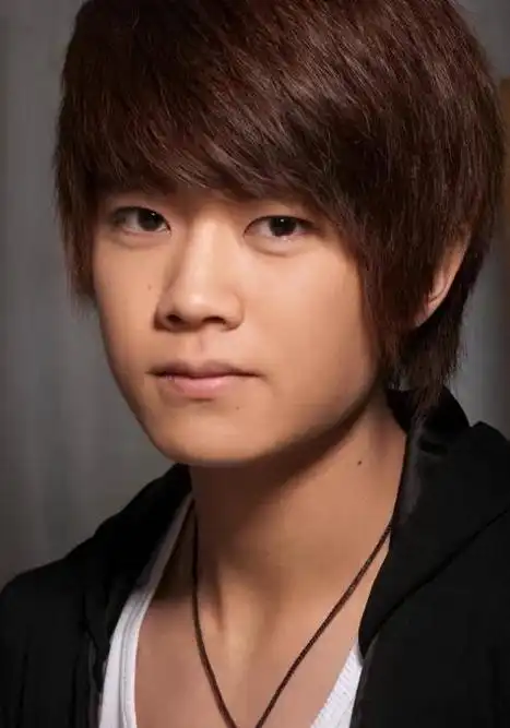 曾经的大明星原来也是相貌普通,不起眼的.