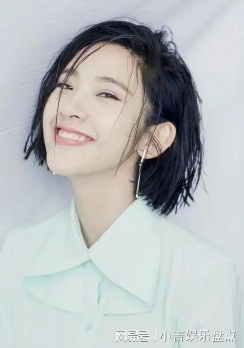 唐艺昕古灵精怪的短发祺贵人