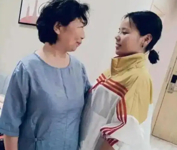 被夸比许敏聪明,郭威小两口为何不与许姚互动|姚爸|许妈|熊磊|杜甫