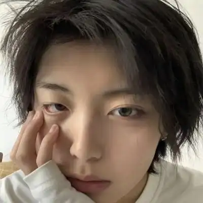 13岁男帅气阳光照片-男生头像 - 壁纸家