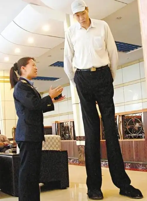 亚洲第一巨人张俊才高达242米结婚多年无子现状如何