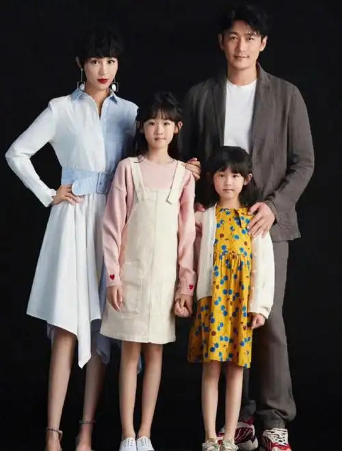 陆毅一家四口共用一张脸