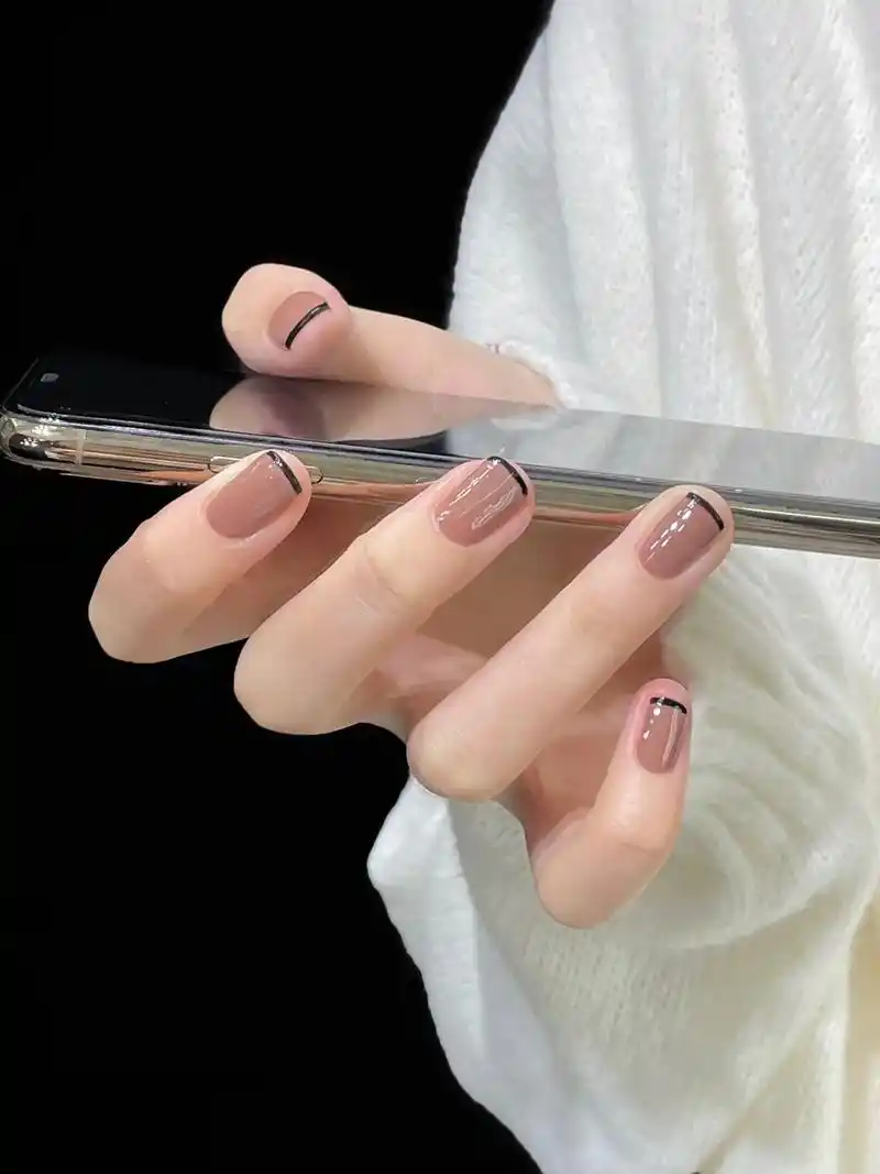 经典法式美甲好有高级感!#美甲 #超好看的美甲 #指甲油 - 抖音