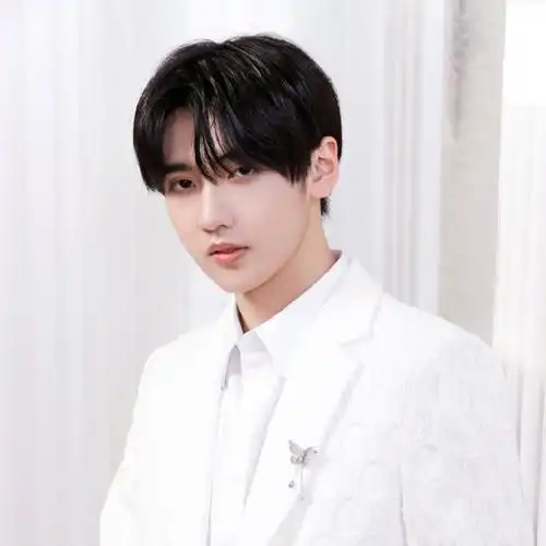 屡教不改?r1se焉栩嘉惊人录音再遭曝光,意图给队友找女朋友引热议