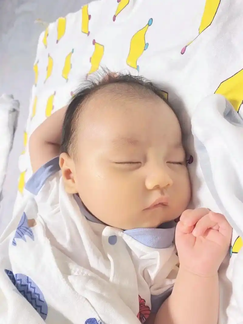 出生第59天的男宝宝92.生活奇奇怪怪  你要可可爱 心里藏 - 抖音