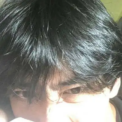 帅哥男头半脸部位头像底线一旦没有就崩溃