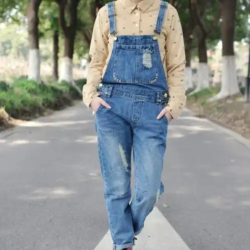 小歪家春英伦复古学院风,磨破百搭休闲牛仔背带裤女