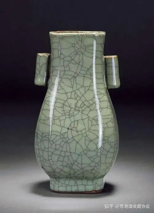 哥窑贯耳瓶拍卖价值高存世少