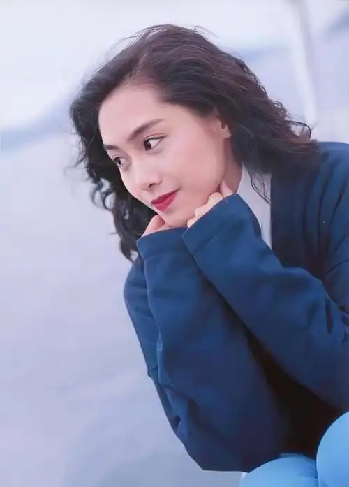 香港女星年轻时的照片经典美人回头再看依旧惊艳