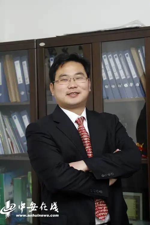 >> 文章内容 >> 朱雷论文 朱雷的个人资料卒年七十三.著愈愚庐诗钞.