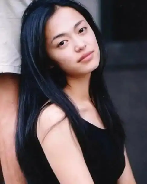 为啥明星逛街总能被星探发掘看了年轻时的姚晨再也不说大嘴丑