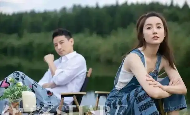 其实这个钱泳辰也是圈里人,他最出名的角色就是《花千骨》中的东华上