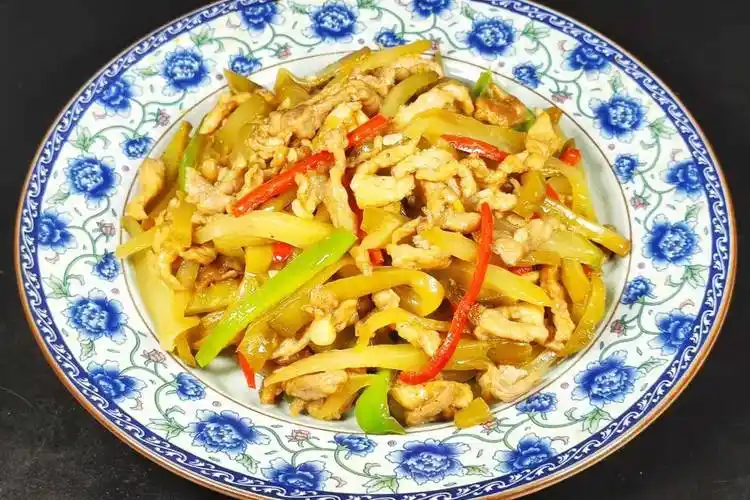 教你做榨菜炒肉丝榨菜脆爽肉丝滑嫩简单易做鲜香好吃又下饭