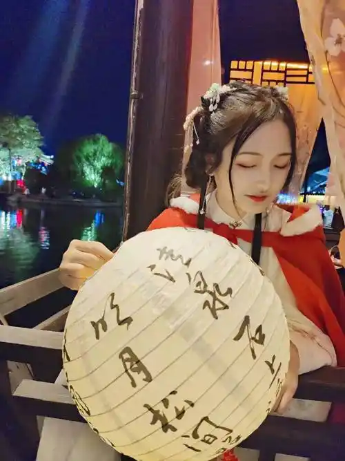 喜马拉雅主播小桃红:从蓝领女孩到爆款有声剧女主演播者